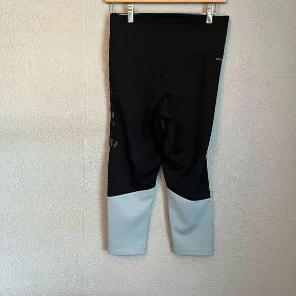 Adidas Womens Athletic Capri Workout Leggings Colorblock Size Medium - Picture 4 of 5